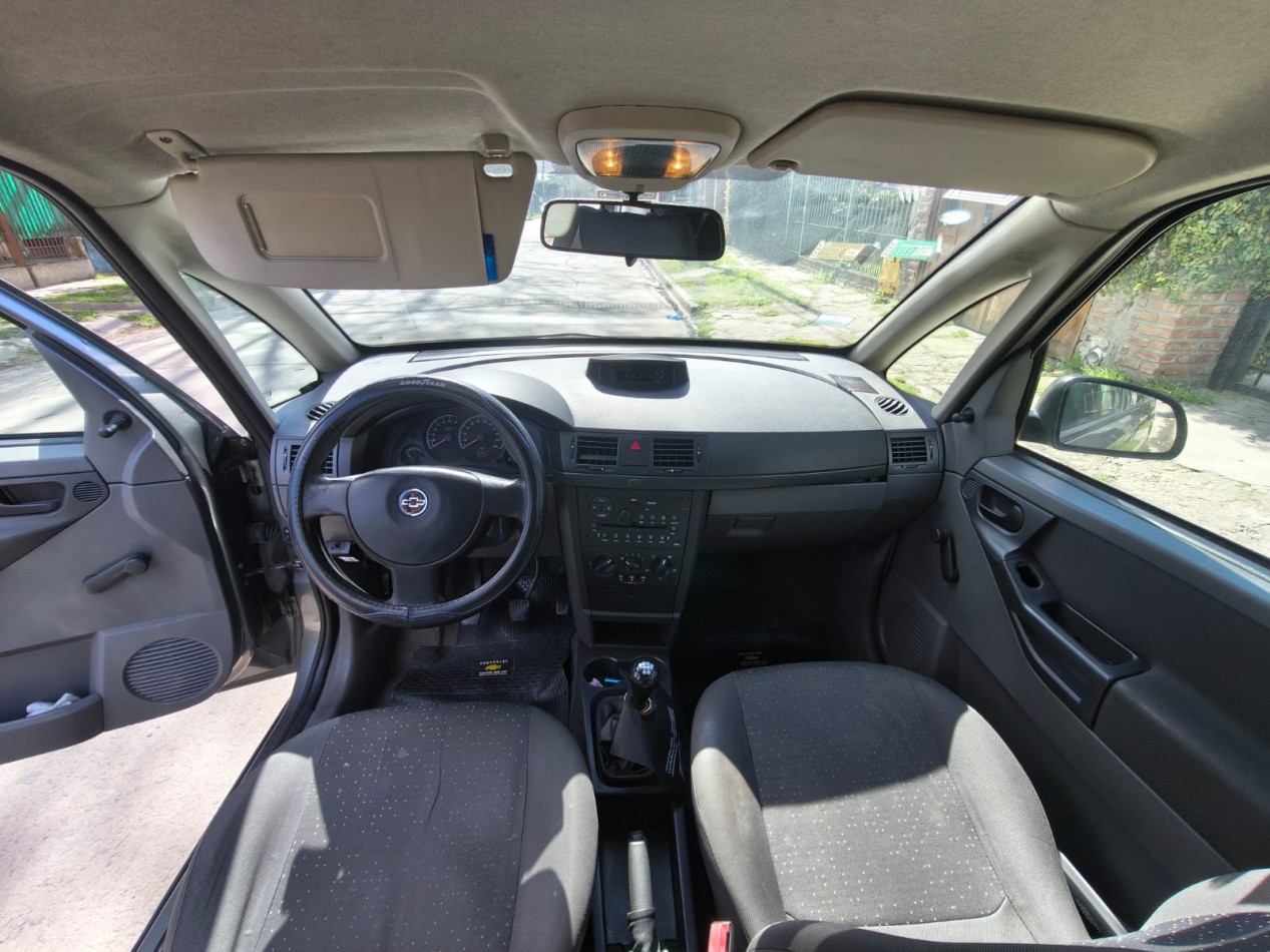 VENDO MERIVA 2011 C/ GNC 