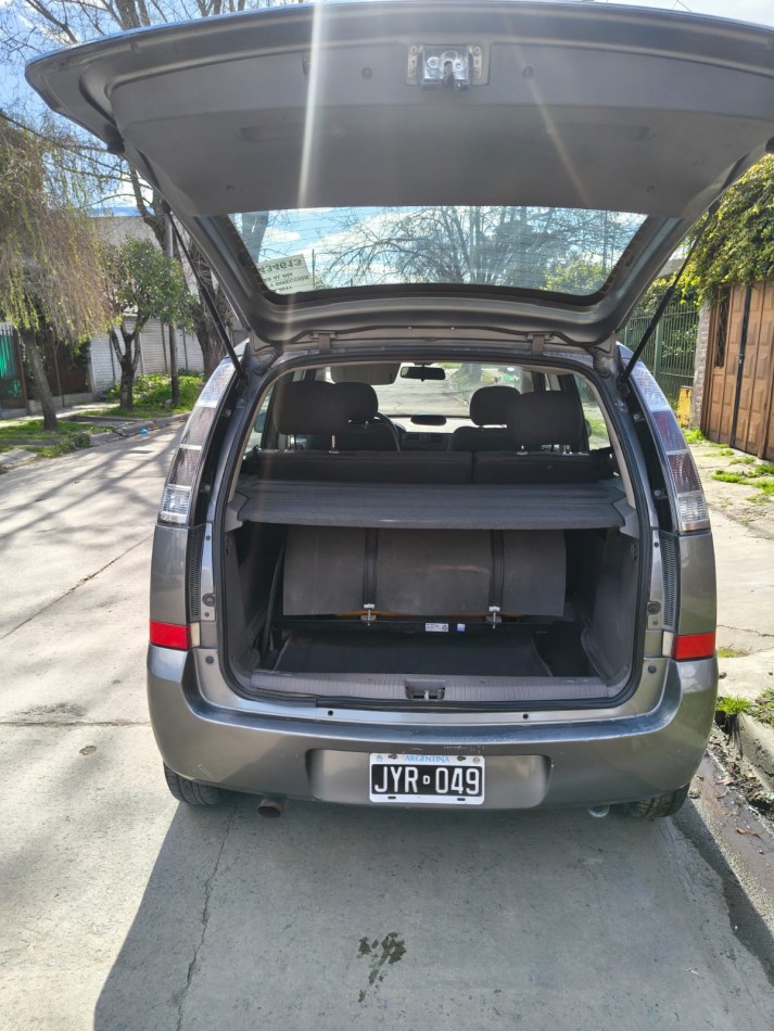 VENDO MERIVA 2011 C/ GNC 
